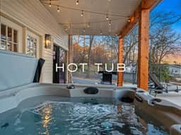 7 Bedroom Lakefront w/ Heated Pool & Hot Tub - Holiday Home - Image 4