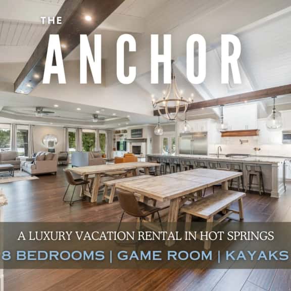 Stunning Luxury Lakefront Lodge! 8 BRs! Sleeps 32! - Image 1