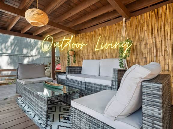 Rock N’ Roll Lake Haus | Lakefront, Kayaks, Decks - Holiday Home - Image 2