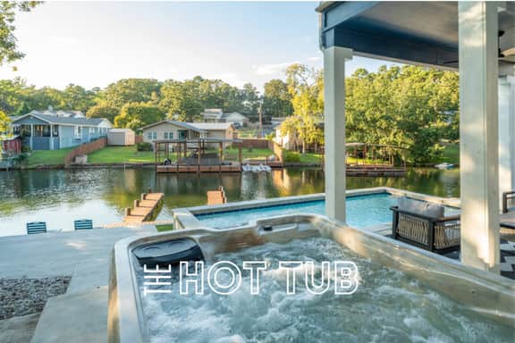 Heated Pool | Mini Golf | Hot Tub | Lakefront - Holiday Home - Image 3