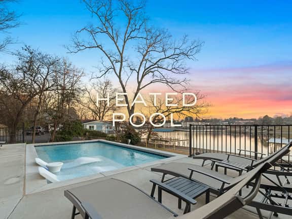 7 Bedroom Lakefront w/ Heated Pool & Hot Tub - Holiday Home - Image 2